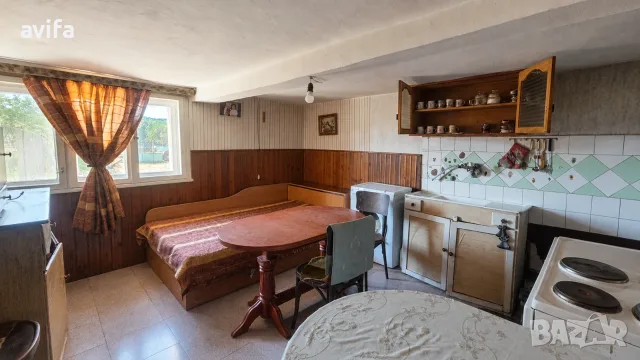 Къща на две улици в Елешница, снимка 14 - Къщи - 56583841