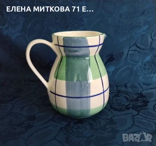Голяма кана керамика/майолика с бяла основа и ръчно рисуван кариран дизайн в сини и зелени нюанси