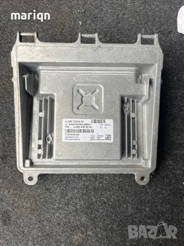 Продавам компютър за управление на двигателя (ECU) Mercedes-Benz.