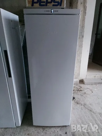Фризер Miele 7 рафта, снимка 2 - Фризери - 56584452