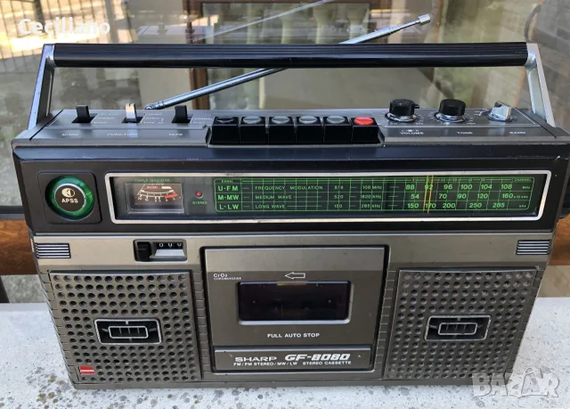 Sharp GF-8080H
Работещ и запазен!, снимка 8 - Радиокасетофони, транзистори - 56647891