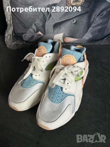 Дамски маратонки Nike Air Huarache, снимка 5 - Маратонки - 56655686