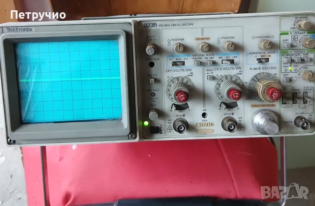 Осцилоскоп Tektronix 2235-работещ, снимка 2 - Измервателни инструменти - 56560115