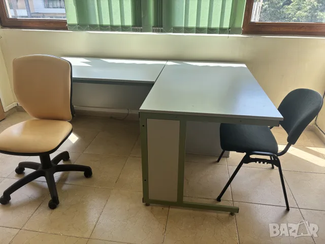 Офис бюра висок клас с метални рамки и меламинов плот