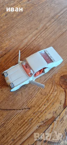 Моделче Siku Oldsmobile-Tornado , снимка 6 - Колекции - 56636530