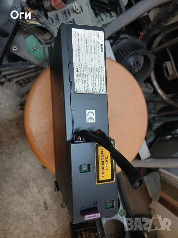 CD чейнджър за БМВ Е46  65.12-8 377 049 , снимка 4 - Части - 56659208