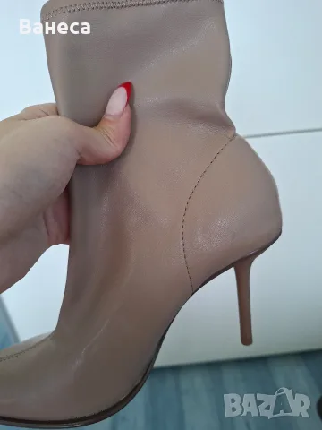Жесток модел боти Zara, снимка 4 - Дамски боти - 56586673