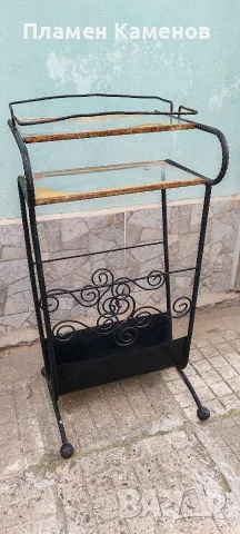 Метална масичка