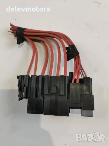243510925R Кутия с предпазители и силови релета на акумулатора Renault 15–25 A мини и 40–70 A
