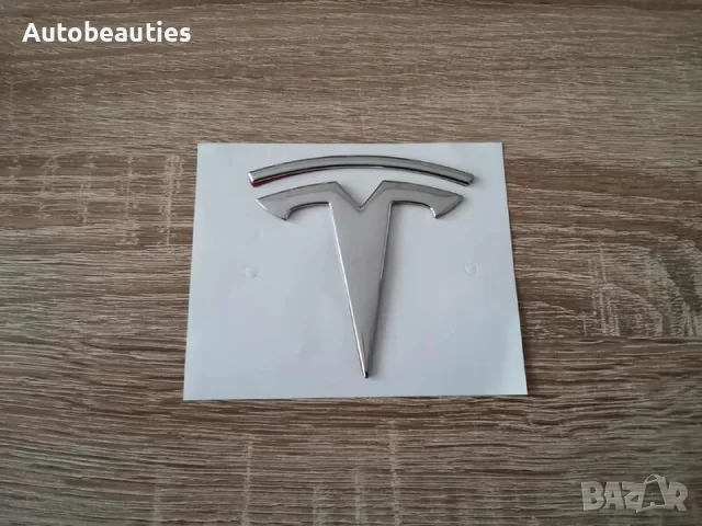 сребрист гланц лого Tesla