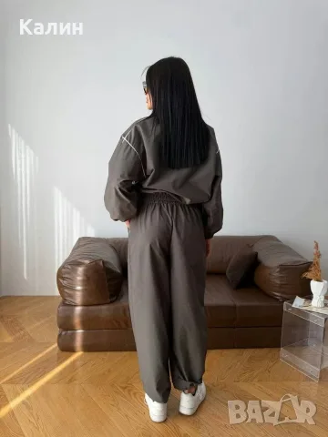 Дамски комплекти Nike - два цвята - 53€, снимка 4 - Спортни екипи - 56591224