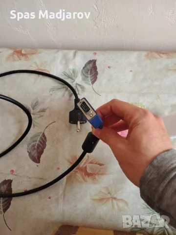 Монитор Hyundai с кабел HDMI към VGA, снимка 5 - Монитори - 56641779