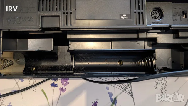 Касетофон Hitachi TRK-6801E, снимка 4 - Радиокасетофони, транзистори - 56746996