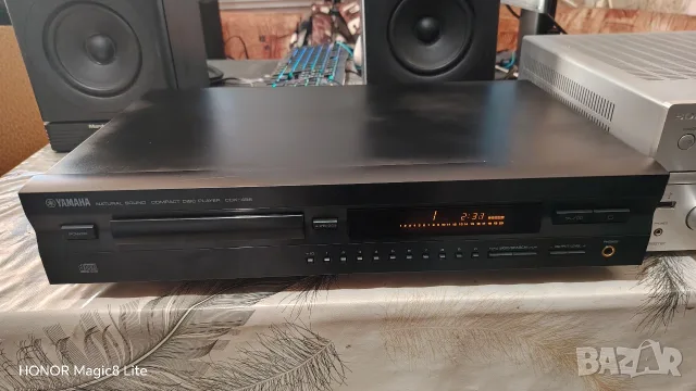Компакт диск плеър Yamaha CDX-496