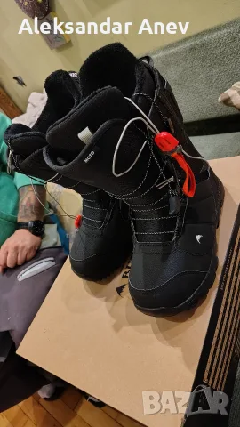 Мъжко Сноуборд обувки Burton Moto
черен (black)