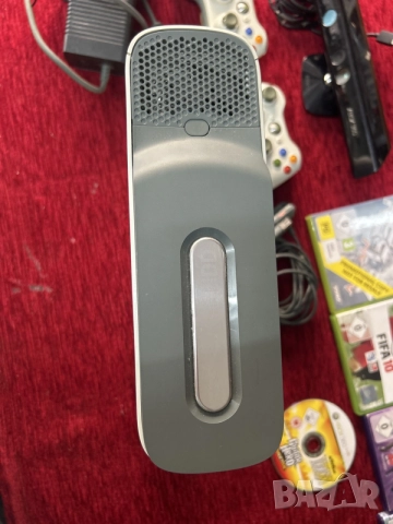 Xbox 360 + два джойстика + Kinect + игри, снимка 4 - Xbox конзоли - 56611226