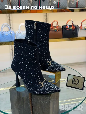 Gucci Дамски Велурени Боти С Инкрустирани Камъни И Метална Катарама Код SK2550