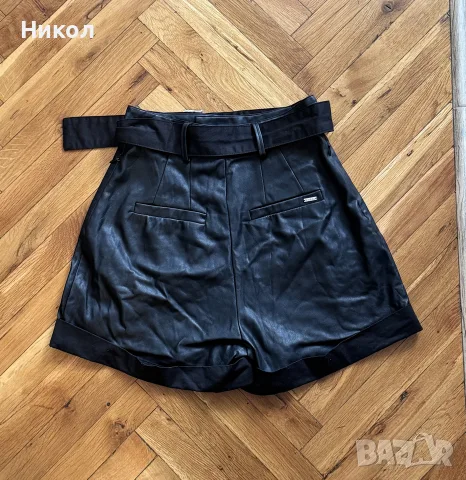 Кожени къси панталонки Guess, снимка 2 - Къси панталони и бермуди - 56735962