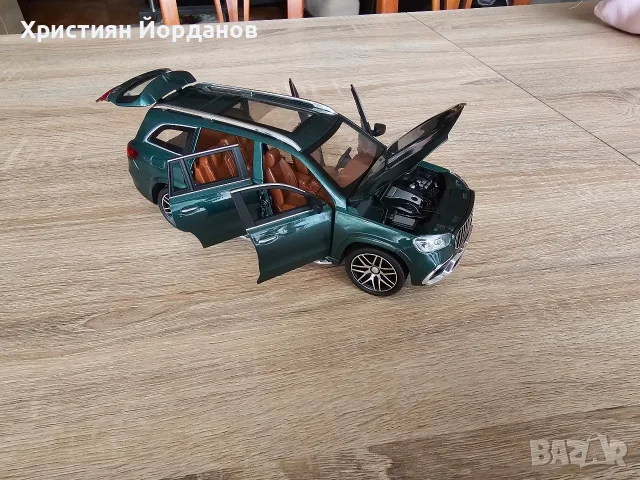 Метална количка в мащаб 1:24, снимка 4 - Коли, камиони, мотори, писти - 56673751