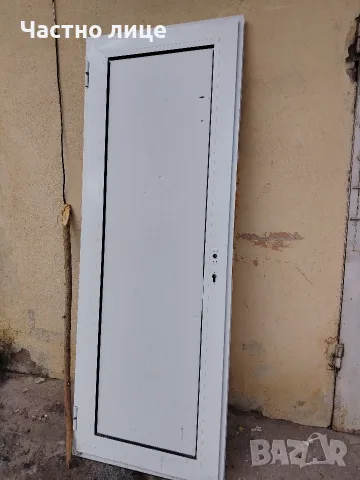 Врата с  касата 