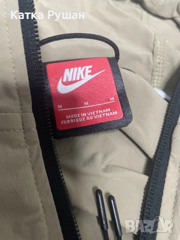 nike tech ветровка, снимка 3 - Суичъри - 56687751
