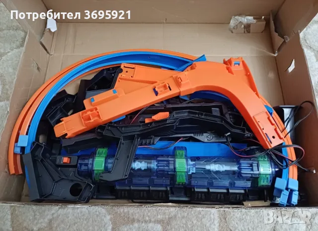 Писта Hotwheels, снимка 2 - Електрически играчки - 56632421