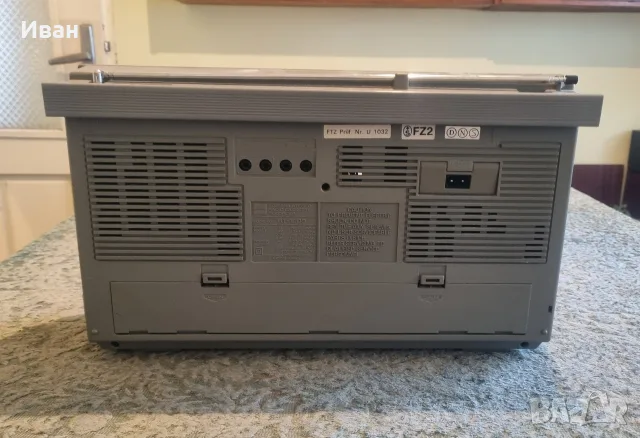 Японски Стерео касетофон TOSHIBA RT-100S, снимка 6 - Радиокасетофони, транзистори - 56662786