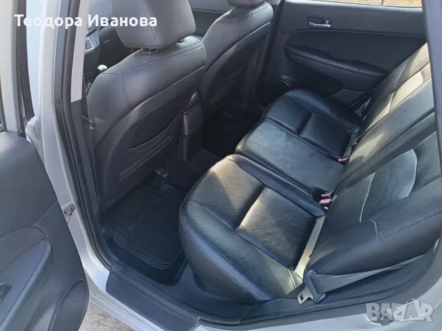 Hyundai i 30 1.6 CRDI, снимка 10 - Автомобили и джипове - 56592728