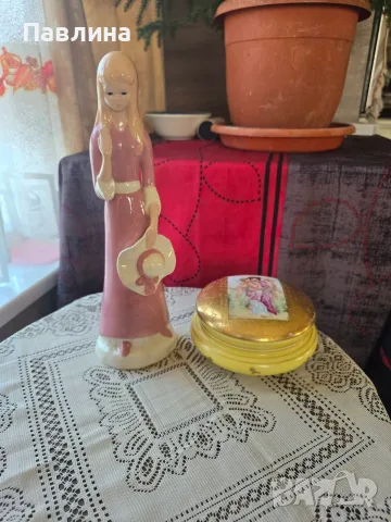 Порцеланова фигурка