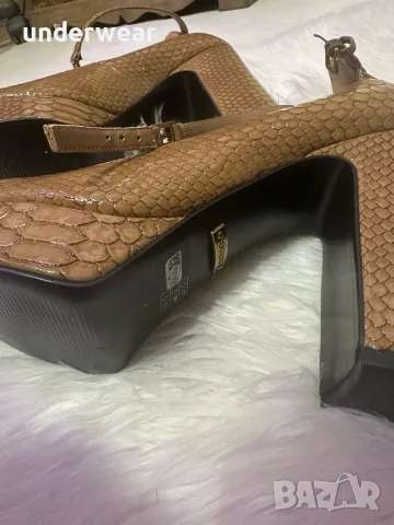 Дамски обувки Guess 39 1/2, снимка 4 - Дамски елегантни обувки - 56658078