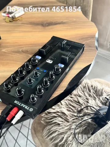 Native instruments z1