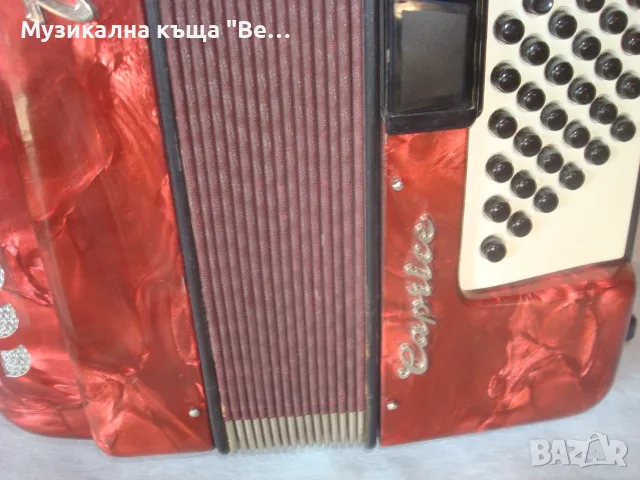 Акордеон Велтмайстер Каприче 120 баса с куфар, снимка 5 - Акордеони - 56582622