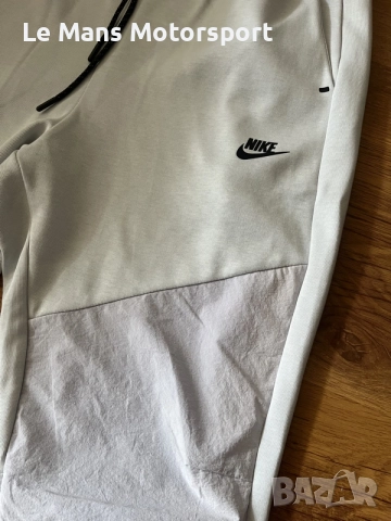 Долнище Nike tech fleece XL бял цвят, снимка 2 - Спортни дрехи, екипи - 56719308