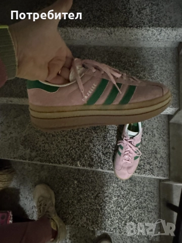 Дамски маратонки Adidas, снимка 2 - Маратонки - 56619628