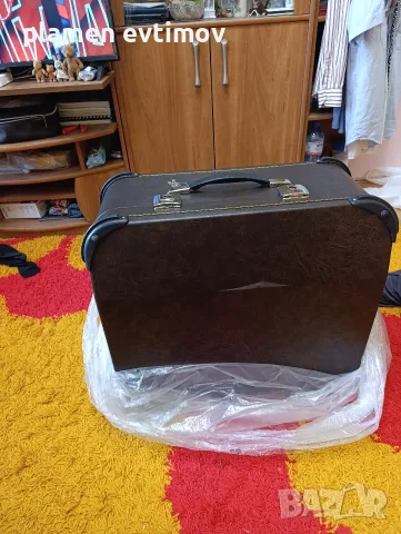 Продава Акордеон ARMANDO BUGARI 822 Gold silvar. professional , снимка 5 - Акордеони - 56674941