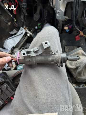 контактен ключ сеат ибиза 1.9 101кс 2002г 4B0 905 851 C