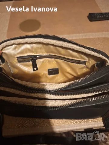 Дамска  чанта  Guess , снимка 4 - Чанти - 56621998