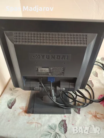 Монитор Hyundai с кабел HDMI към VGA, снимка 6 - Монитори - 56641779
