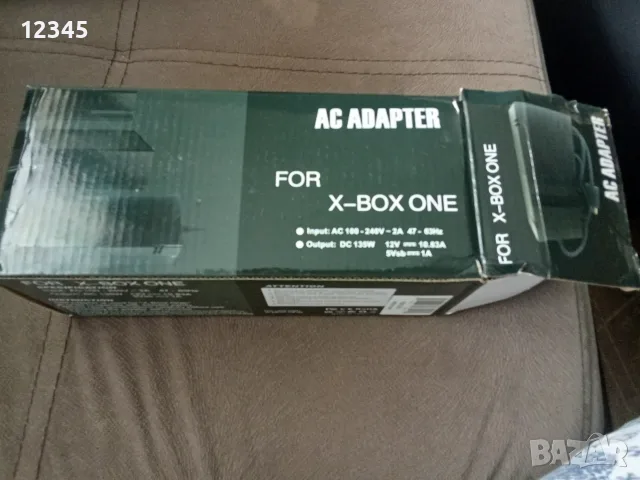 Продавам чисто ново захранване за Xbox one + подарък игра 