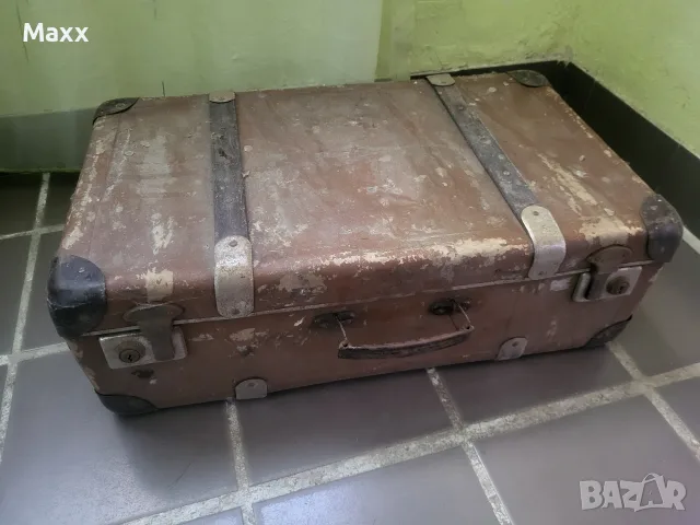 Продавам стар куфар от 1950-те.
