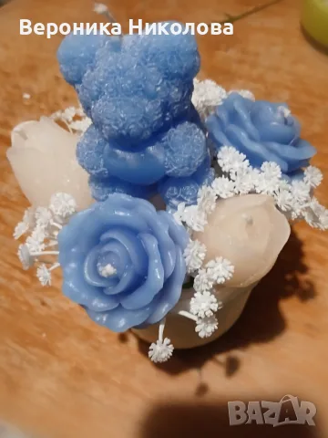 💙 Нежна синя аранжировка с рози и сладка мечка – ръчна изработка 🧸🌹 