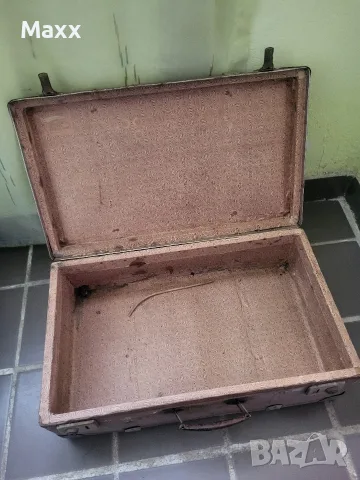 Продавам стар куфар от 1950-те., снимка 2 - Антикварни и старинни предмети - 56584530