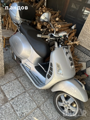 Vespa GTS 125 скутер Веспа
