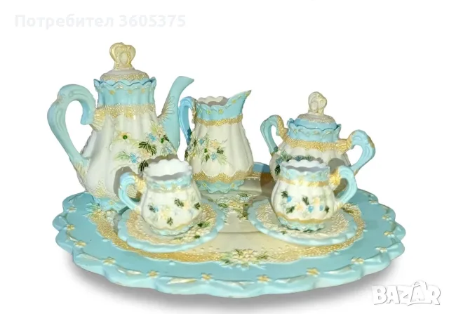 Приказен,  миниатюрен  сервиз за чай в  Capodimonte Style  3D рози и златна дантела.