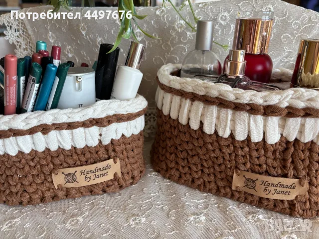 Комплект панери с овална форма, плетени на една кука и дървено дъно