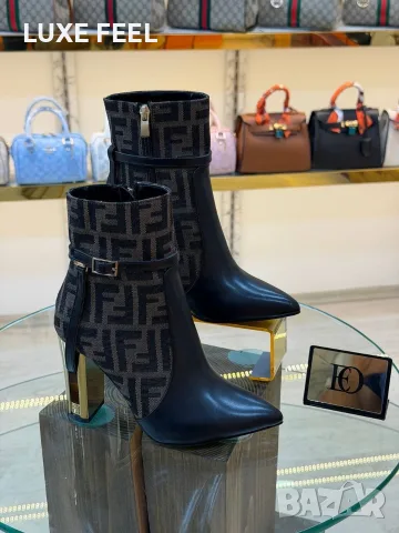 Gucci ✨ Prada ✨ Burberry ✨ Дамски Чанти , снимка 8 - Чанти - 56663602