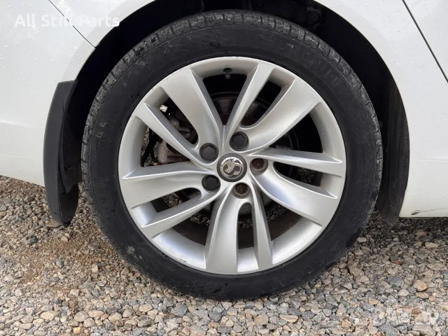 Opel Insignia 2.0D /  НА ЧАСТИ, снимка 9 - Автомобили и джипове - 56607151
