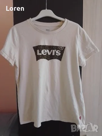 Тениска с гламурче на Levi's 