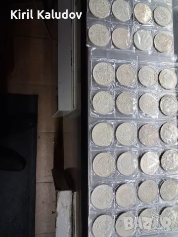 Продавам 32 монети сребърен долар реплики. 