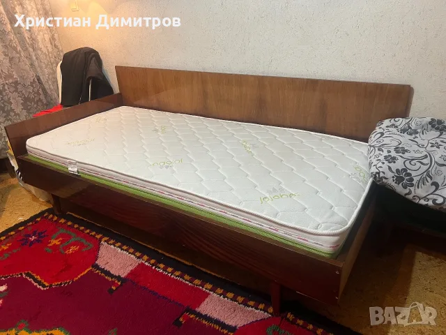 Продава 2 броя легла